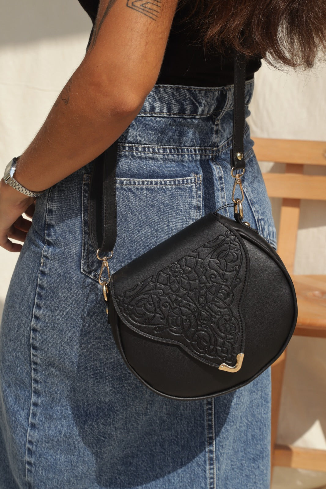 Intaglio CrossBag Black