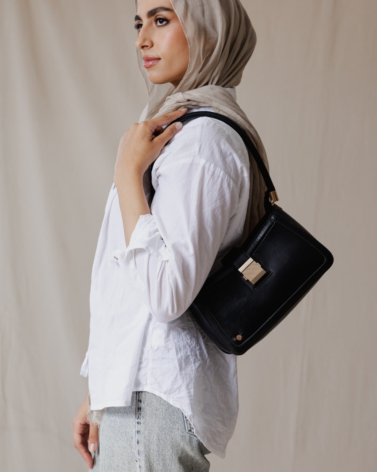 Luna Shoulder Bag In Black