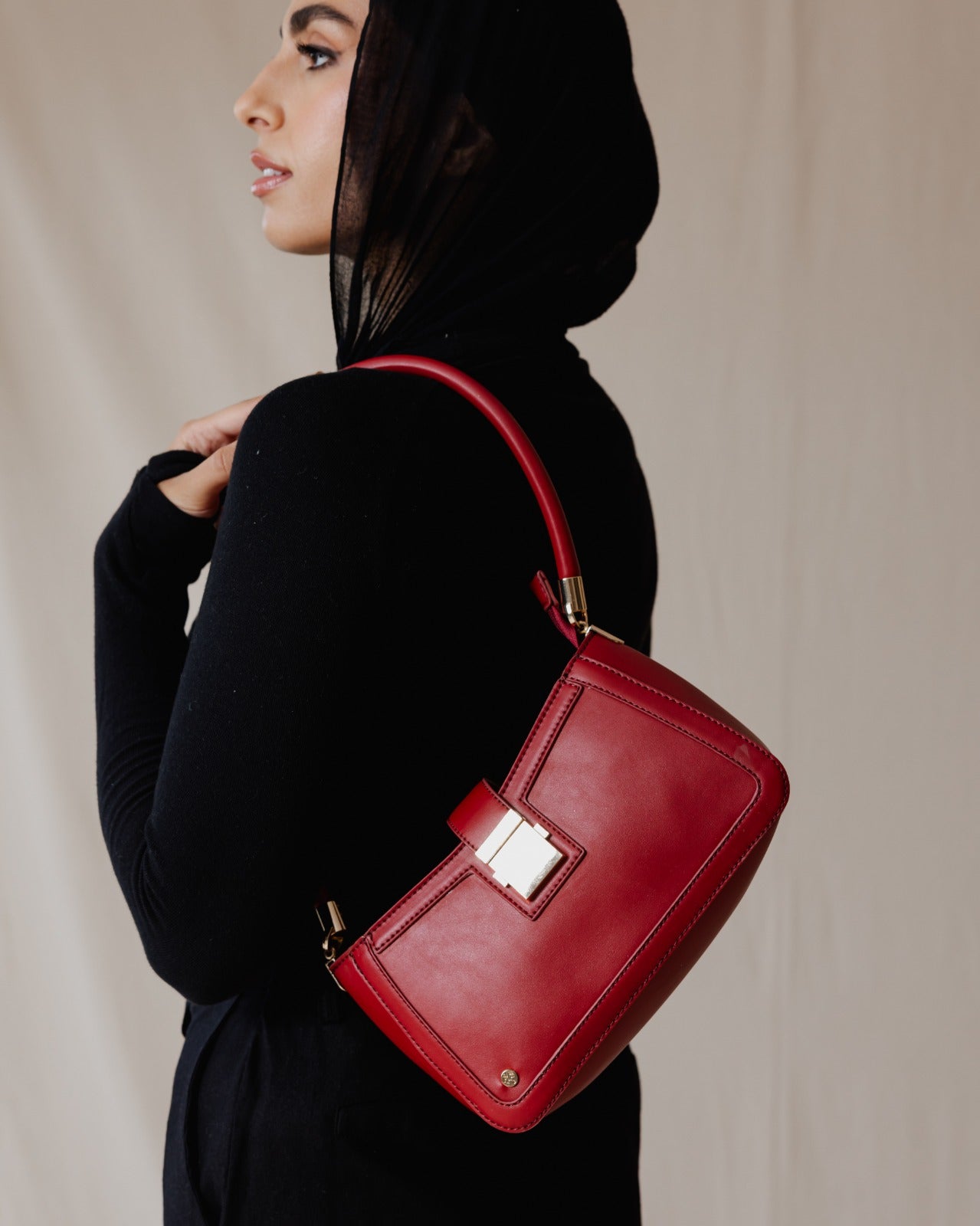 Luna Shoulder Bag In Burgundy