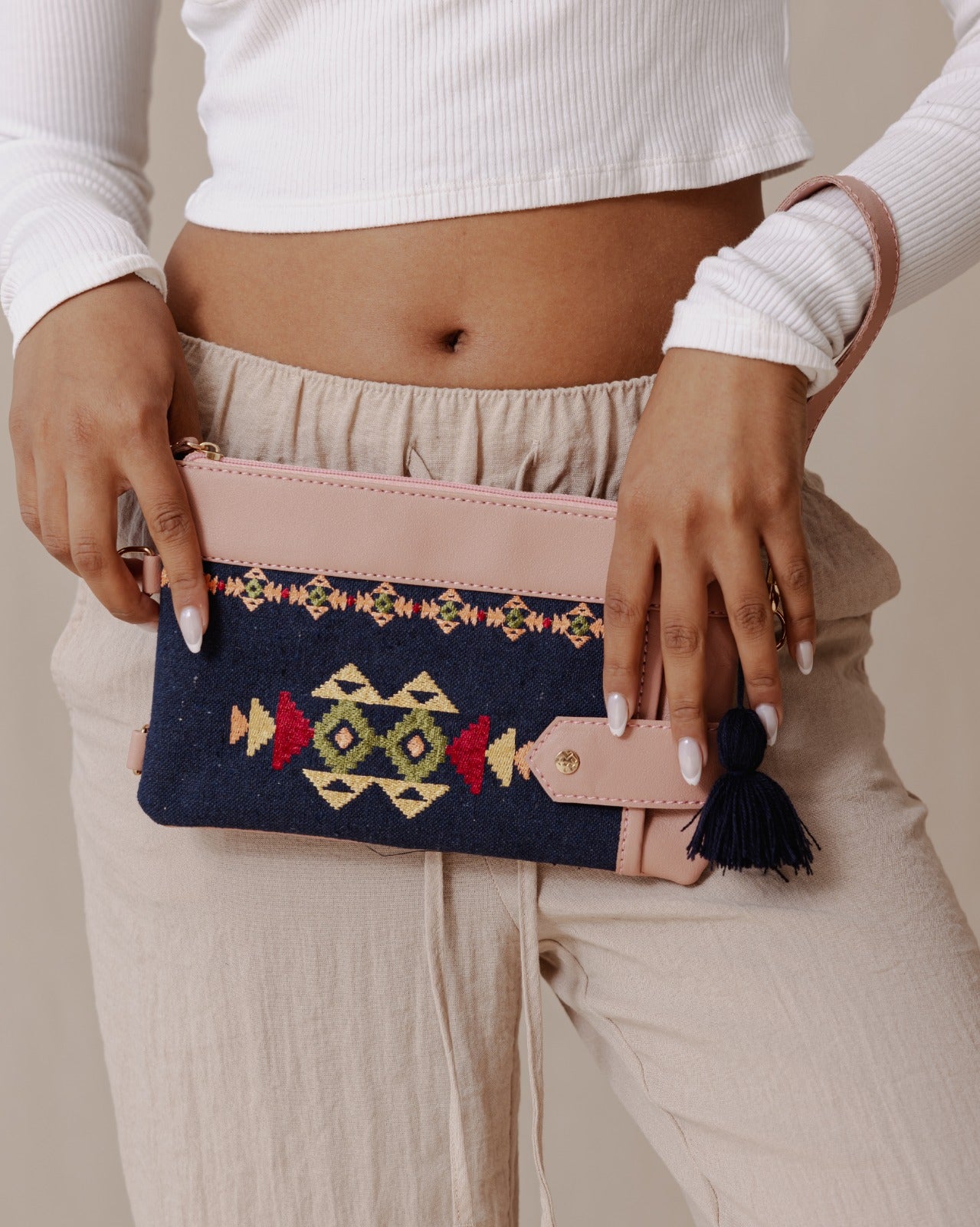 Tribal Tapestry Purse In Dark Blue X Pink