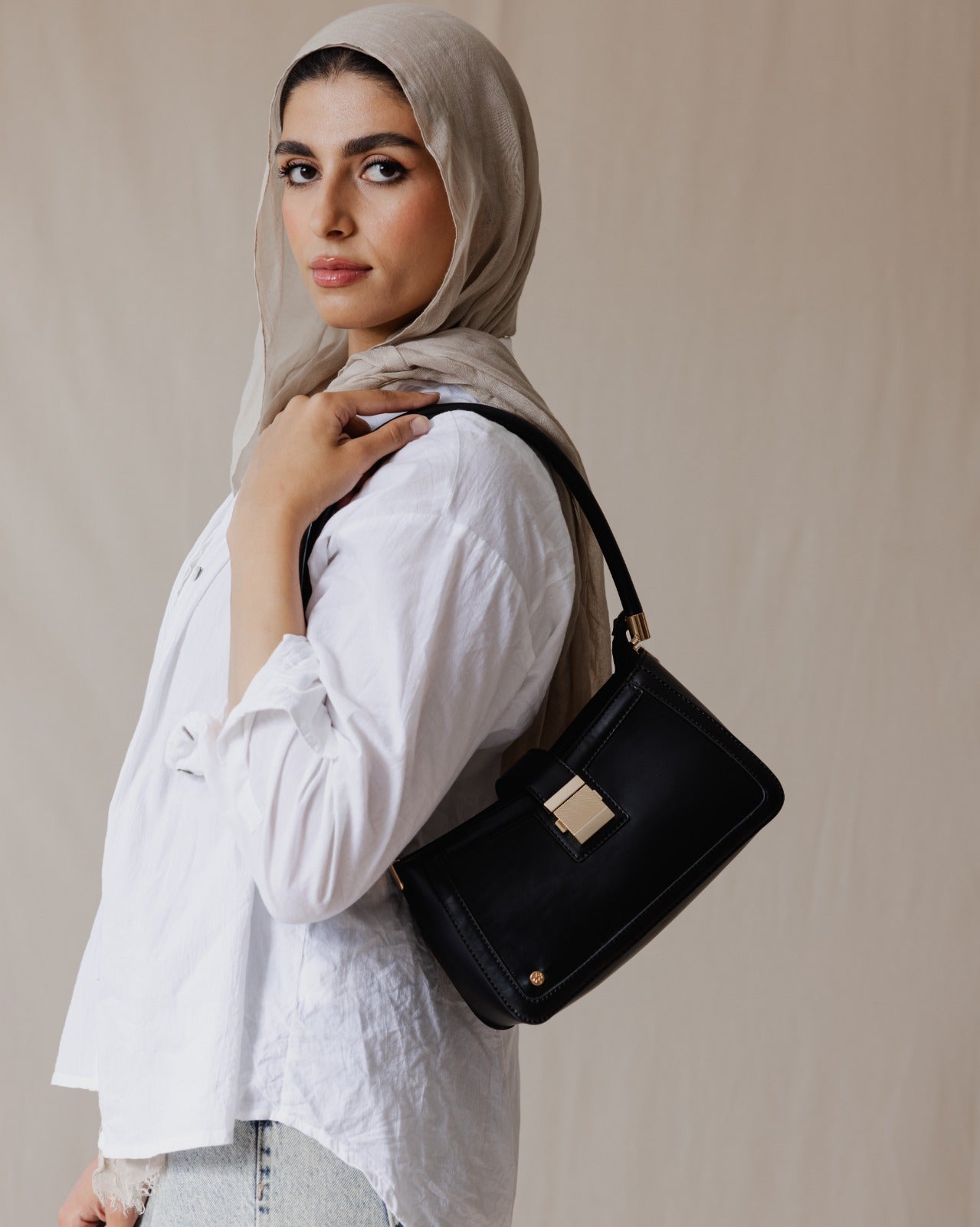 Luna Shoulder Bag In Black