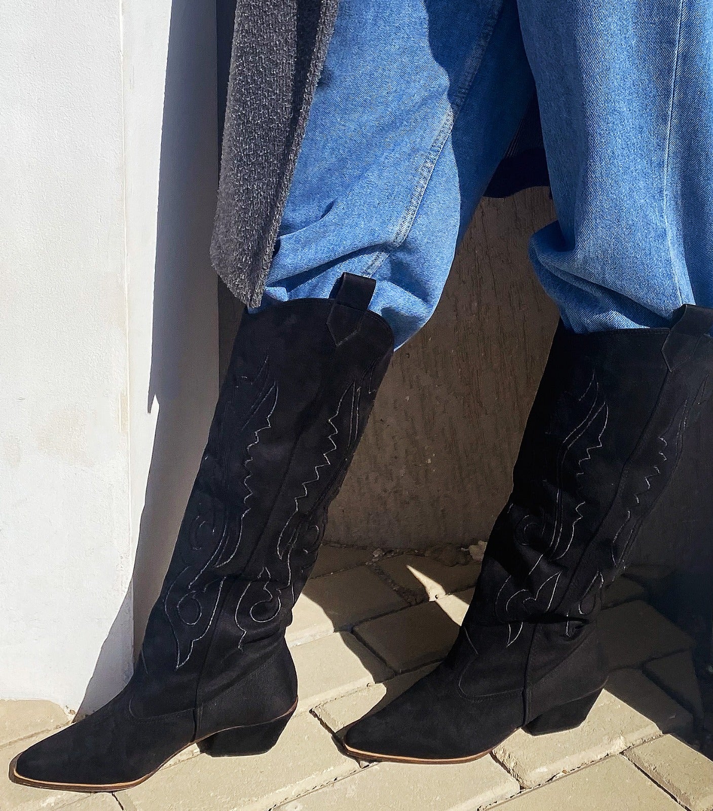 Cowboy Embroidered Boots Black