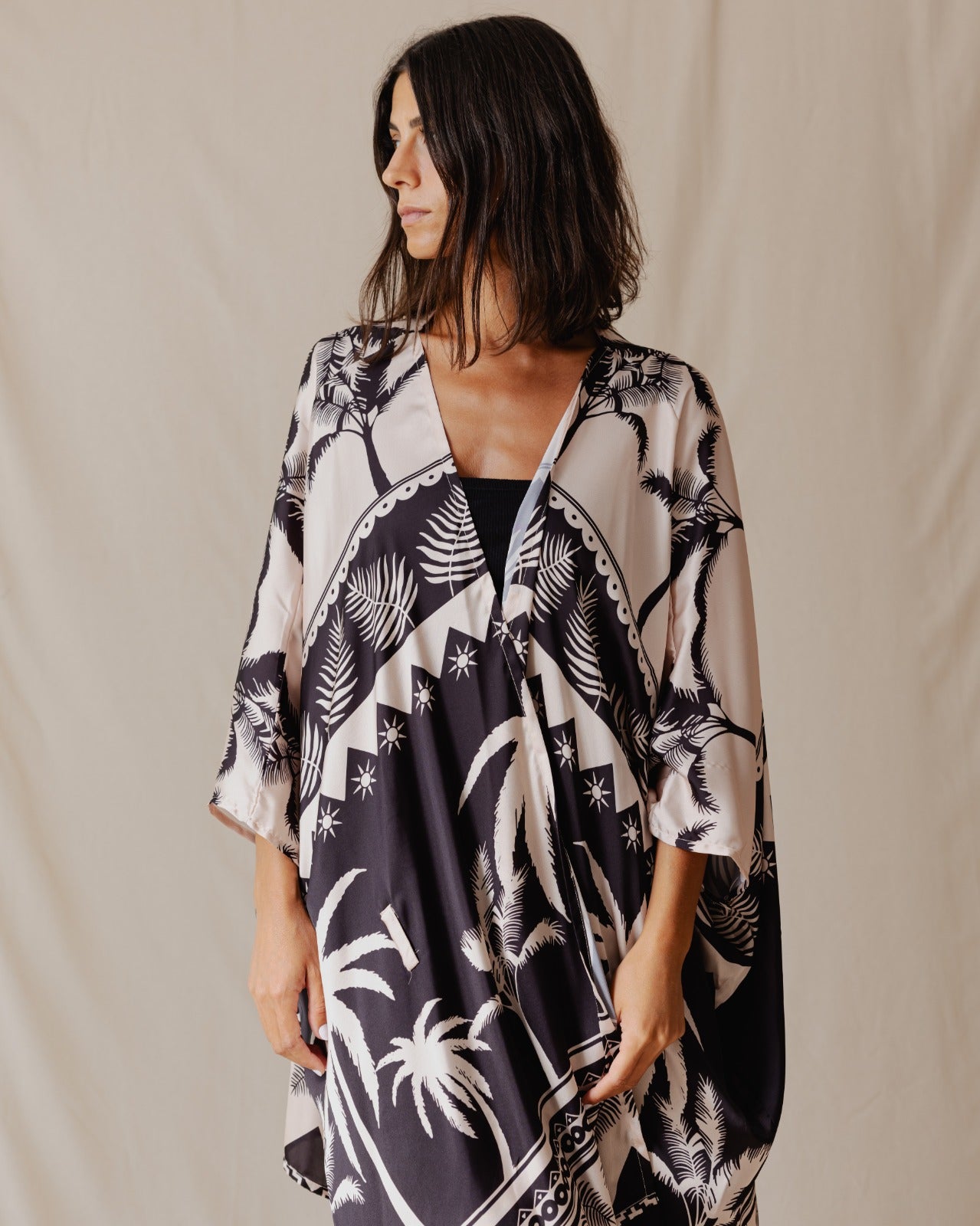 Palms Short Kimono Black