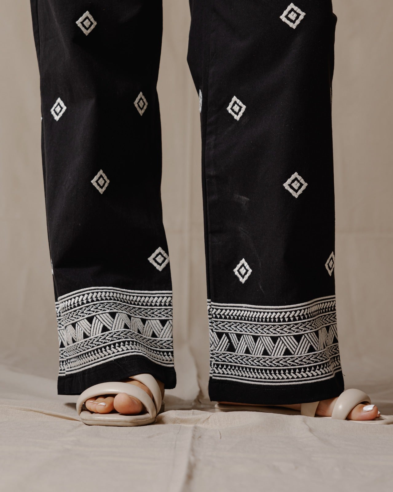 Ethnic Embroidered Pants Black