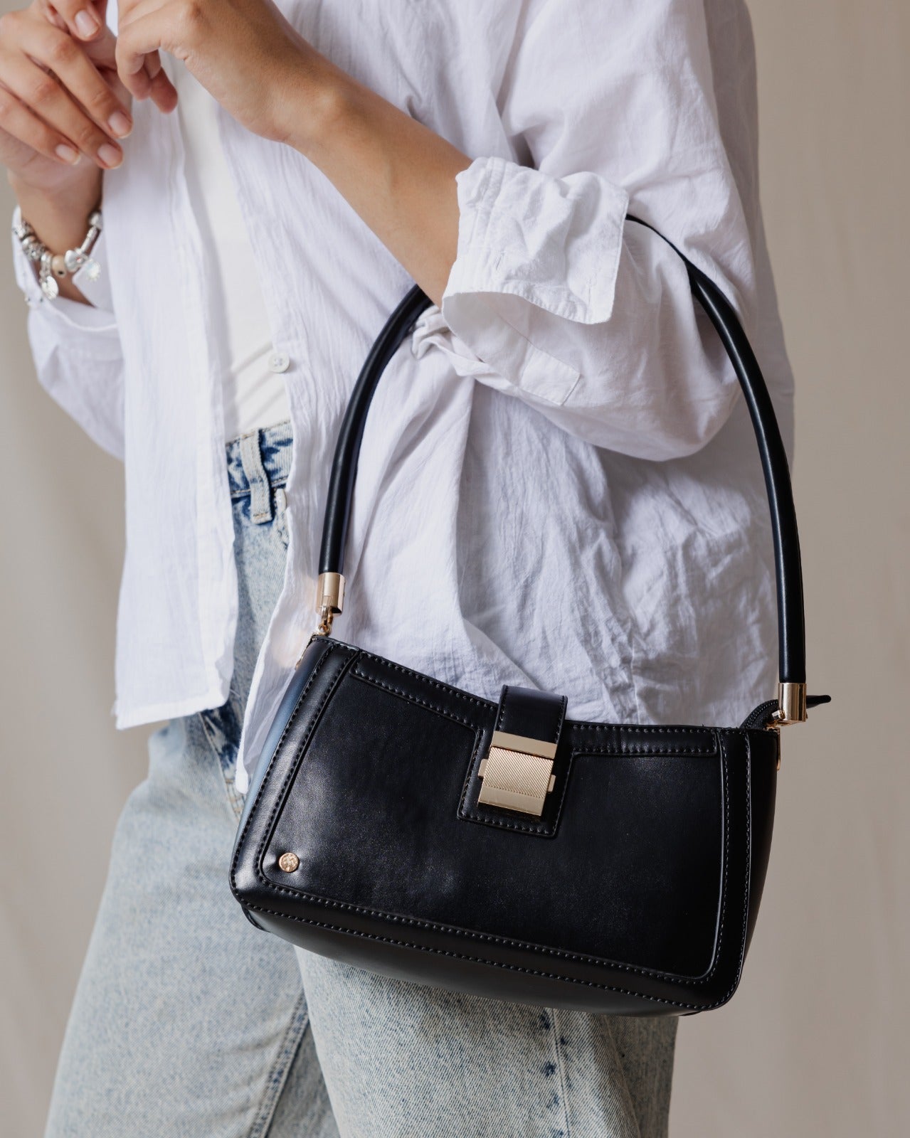 Luna Shoulder Bag In Black