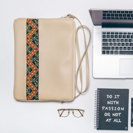 Beige Etamine Laptop Sleeve