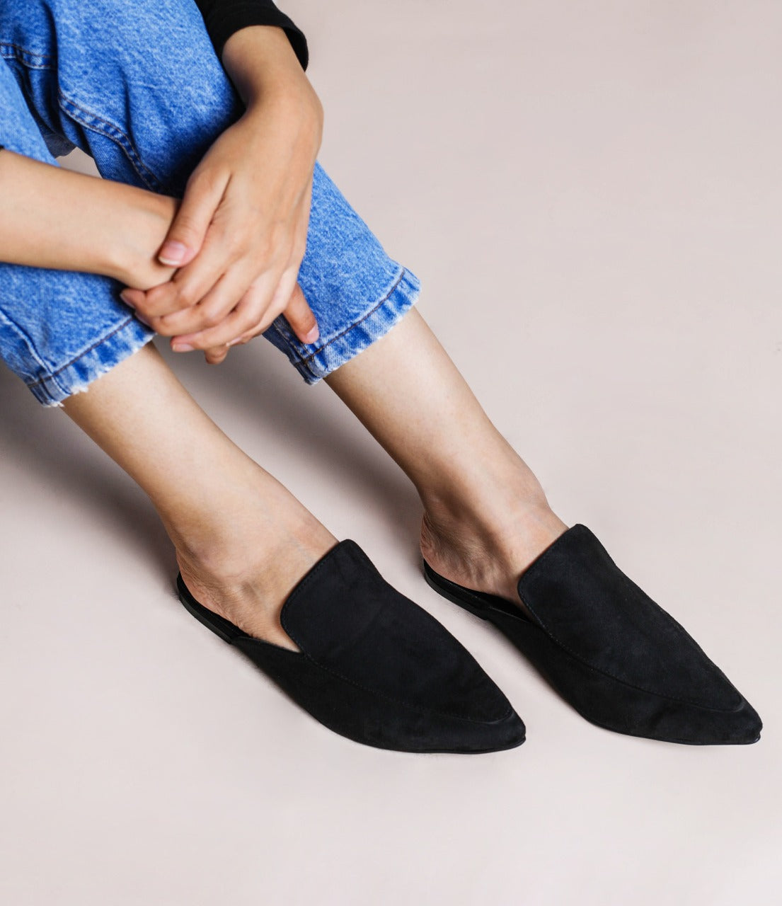 Pointy Suede Mules Black